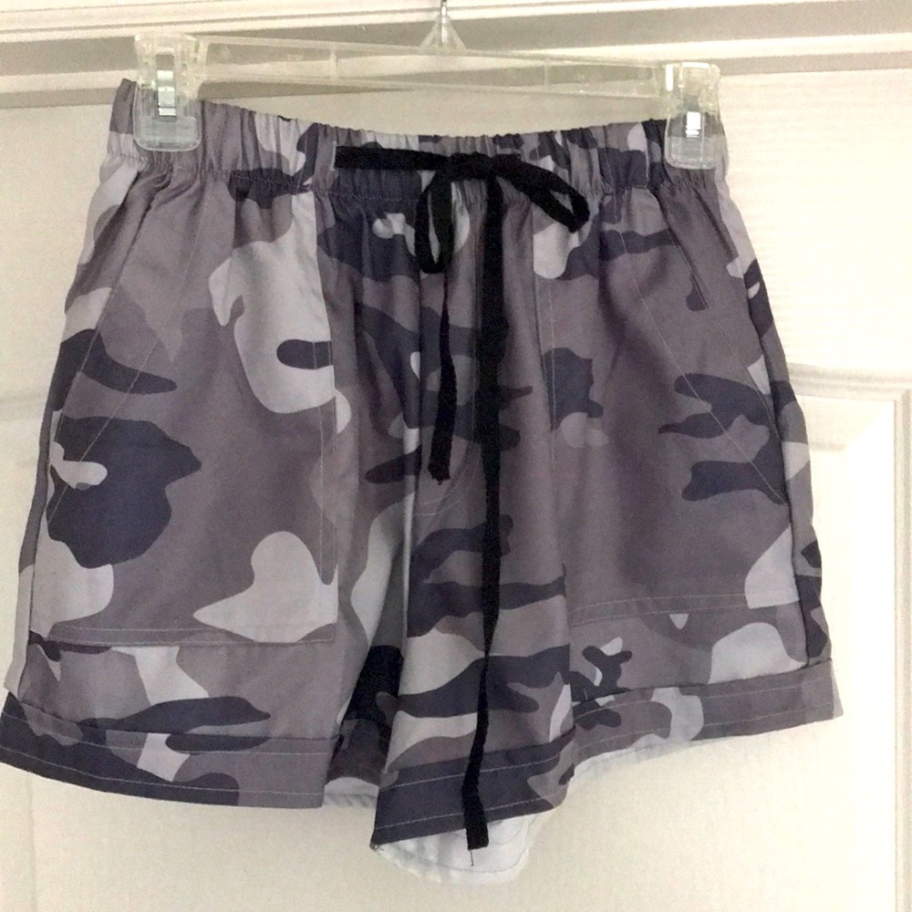 Sucrefas shorts. NWT